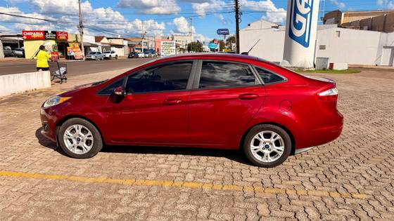 FORD FIESTA 1.6 SE SEDAN 16V FLEX 4P POWERSHIFT FORD FIESTA 1.6 SE SEDAN 16V FLEX 4P POWERSHIFT